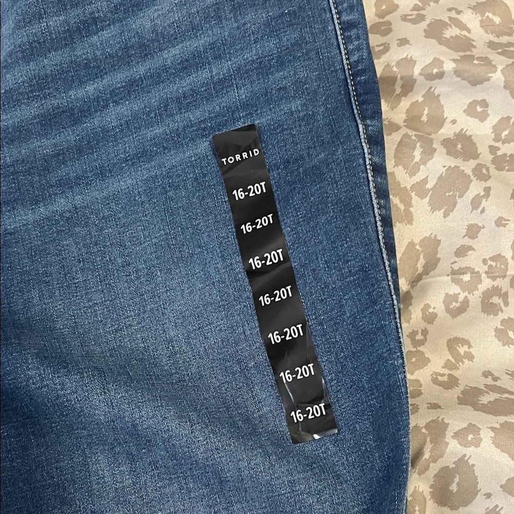 Torrid Women's Classic Blue Skinny Jeans - Picture 3 of 5